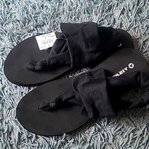 Black Airwalk Yoga Sandals Size 8